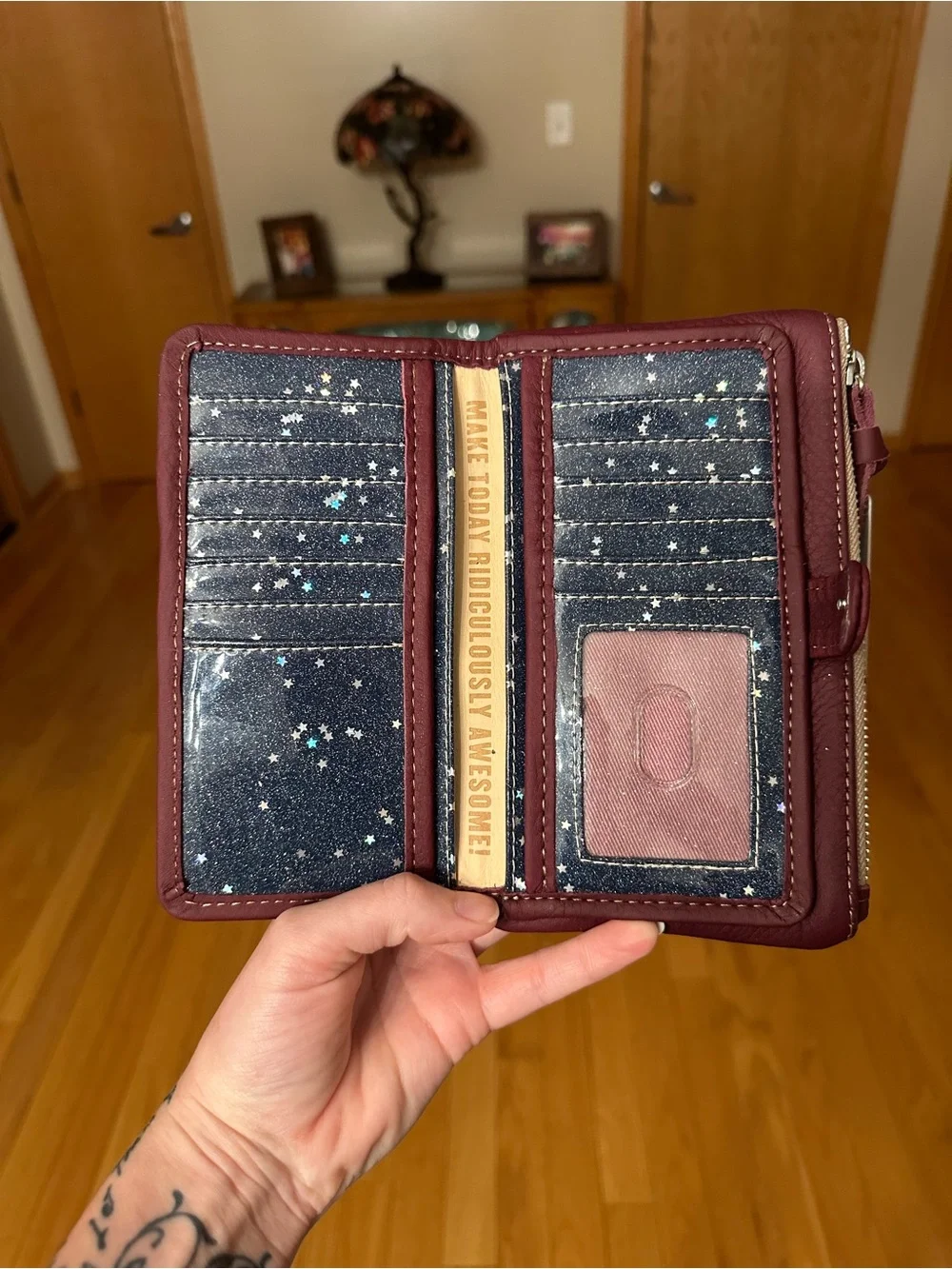 Consuela plum slim wallet - Picture 3 of 7